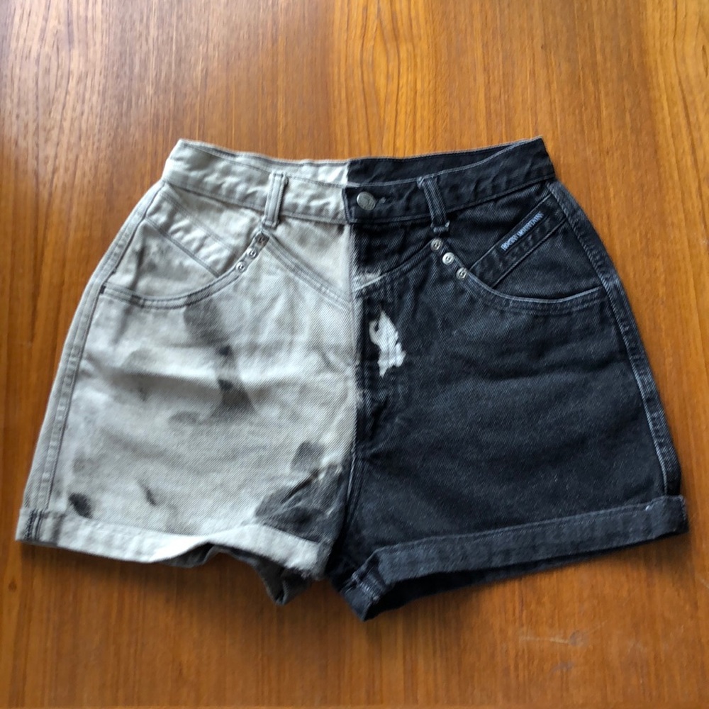 Size 27 Black & white high waisted shorts